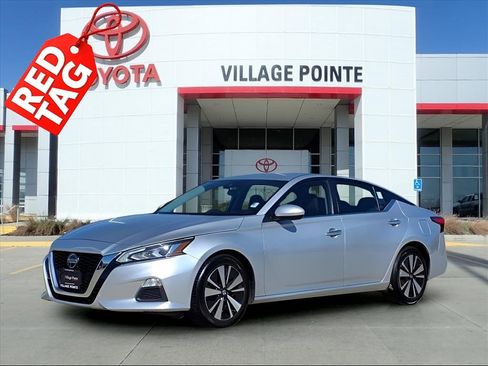 Used 2022 Nissan Altima 2.5 SV image 1