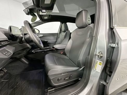 Used 2024 Volkswagen ID.4 Pro image 4