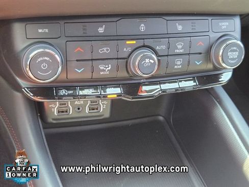 Used 2025 Dodge Durango GT RWD image 23