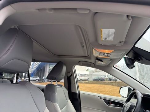 Used 2020 Toyota RAV4 XLE Premium image 25