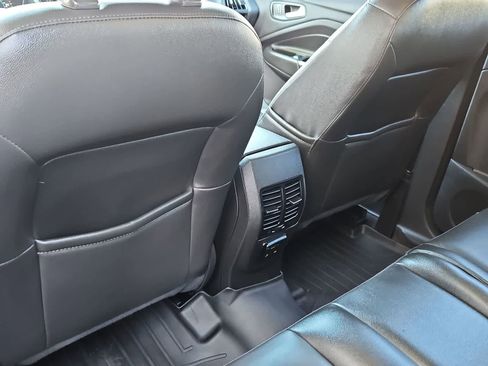 Used 2015 Ford Escape SE w/ Equipment Group 201A image 18