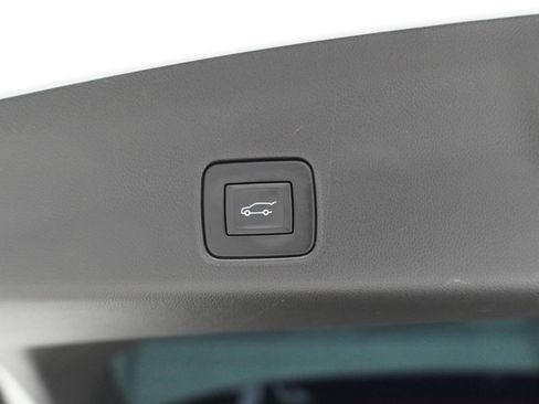 Used 2025 Chevrolet TrailBlazer LT w/ Convenience Package FWD image 7