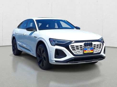 Used 2024 Audi Q8 e-tron Prestige w/ Prestige Package AWD/4WD image 3