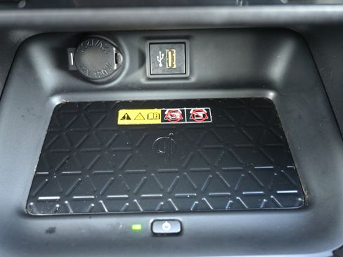 Used 2023 Toyota RAV4 XLE Premium image 29