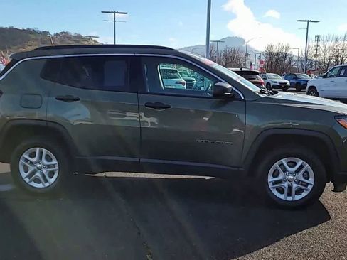 Used 2019 Jeep Compass Sport image 9