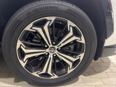 Used 2022 Toyota RAV4 XSE w/ Premium Package image 40