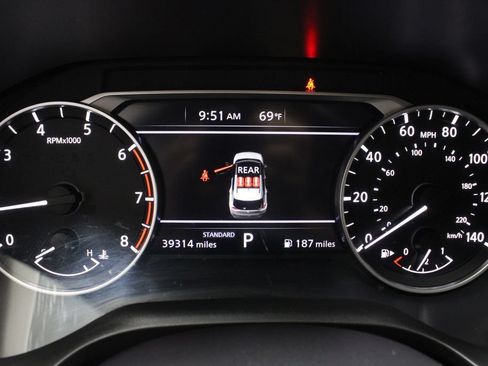 Used 2023 Nissan Rogue SV FWD image 28