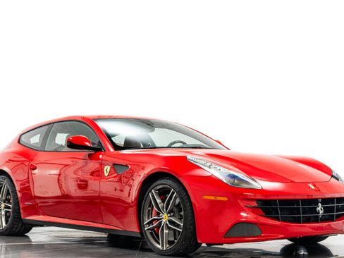 Used 2014 Ferrari FF image 31