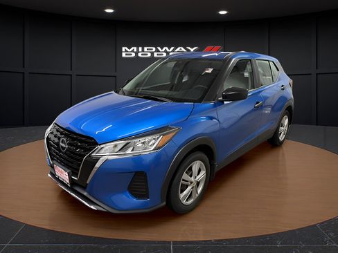 Used 2024 Nissan Kicks S FWD image 2