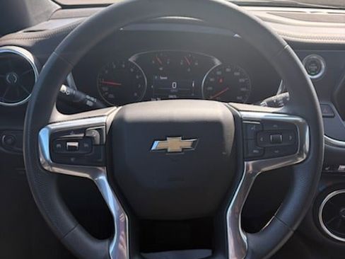 Used 2022 Chevrolet Blazer LT image 9