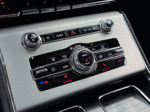 Certified 2023 Lincoln Aviator AWD w/ Premium Package image 33