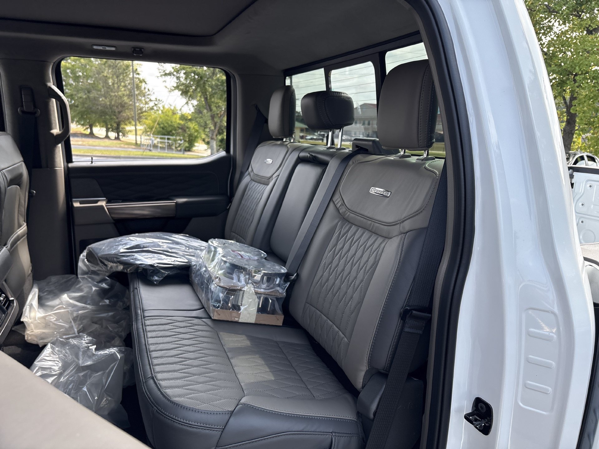 New 2027 Ford F350 Platinum w/ Platinum Plus Package AWD/4WD image 17