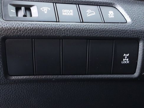 Used 2019 Hyundai Santa Fe XL SE image 11