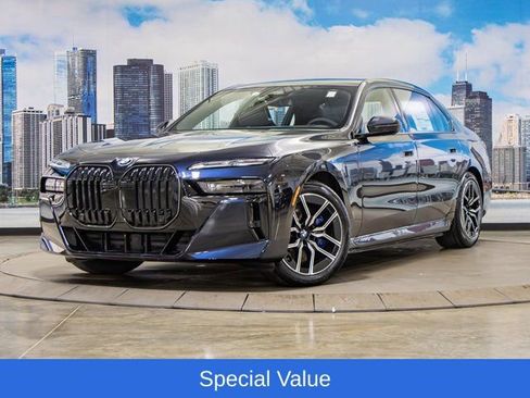 Used 2025 BMW 750e xDrive w/ Executive Package AWD/4WD image 2