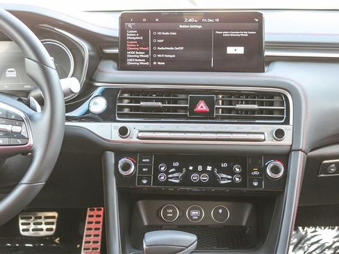 Used 2025 Genesis G70 3.3T Advanced image 17