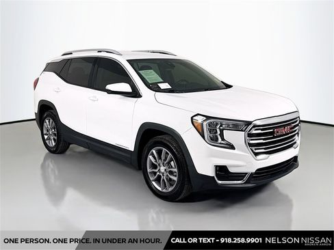 Used 2022 GMC Terrain SLT w/ LPO, Floor Liner Package image 3