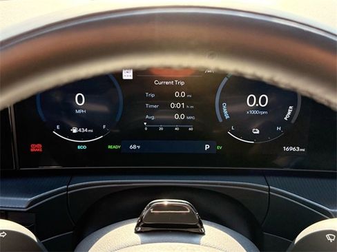 Used 2025 Hyundai Santa Fe Calligraphy image 17