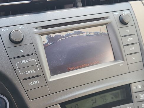 Used 2015 Toyota Prius Four image 25