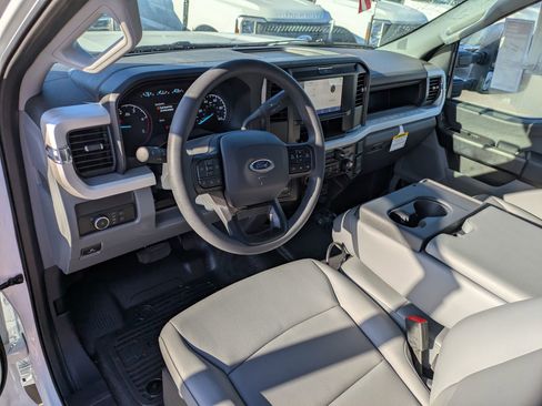 New 2025 Ford F550 4x4 Crew Cab image 13