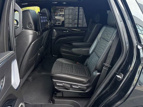 Used 2022 Cadillac Escalade Sport Platinum AWD/4WD image 28