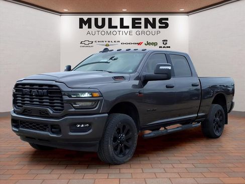 Used 2025 RAM 2500 Big Horn AWD/4WD image 3