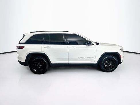 Used 2022 Jeep Grand Cherokee Limited RWD image 10
