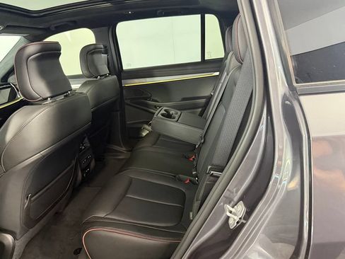 Used 2024 Jeep Wagoneer Launch Edition AWD/4WD image 25
