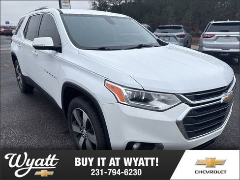 Used 2018 Chevrolet Traverse LT image 1