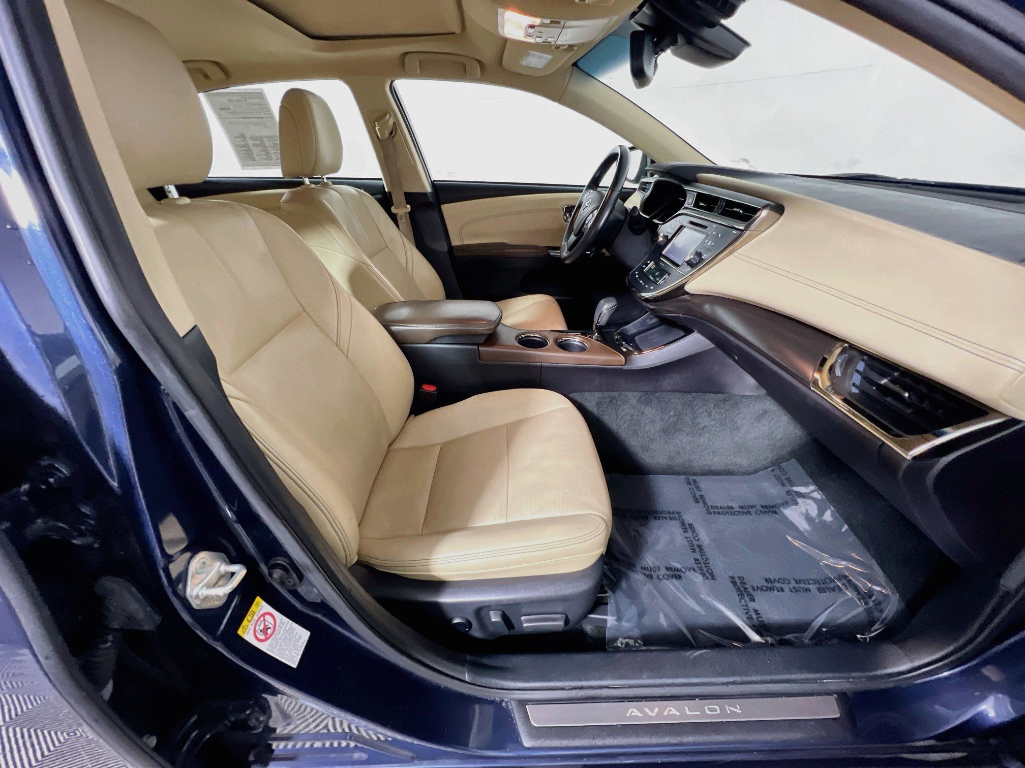 Used 2018 Toyota Avalon Limited FWD image 31
