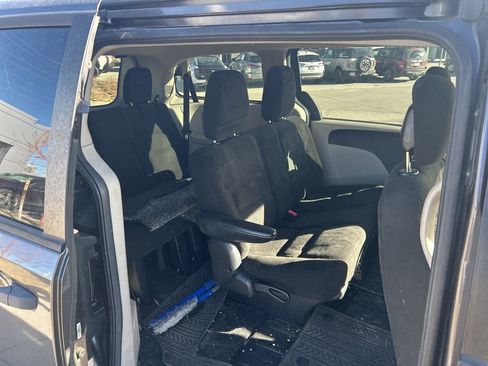 Used 2016 Dodge Grand Caravan SE w/ SE Plus Package image 10