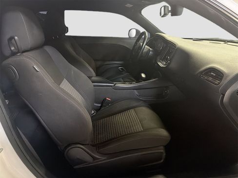 Used 2022 Dodge Challenger SXT image 25