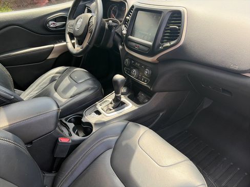Used 2017 Jeep Cherokee Limited AWD/4WD image 17