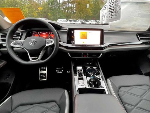 New 2026 Volkswagen Atlas Peak Edition image 12