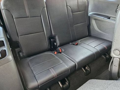 Certified 2024 Chevrolet Traverse RS FWD image 25