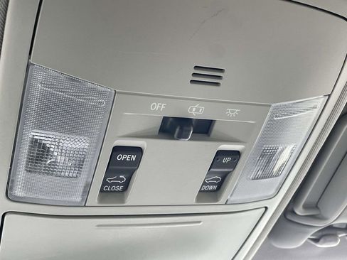 Used 2017 Toyota RAV4 Limited image 22