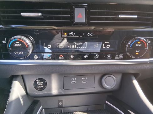 New 2026 Nissan Rogue Platinum w/ Tech Package AWD/4WD image 16