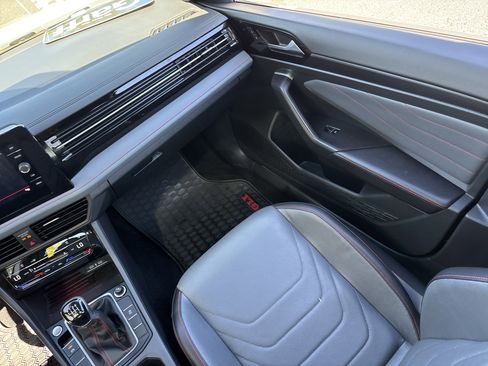 Used 2025 Volkswagen Jetta GLI Autobahn image 14