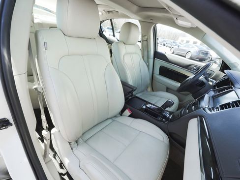 Used 2013 Lincoln MKS AWD image 41