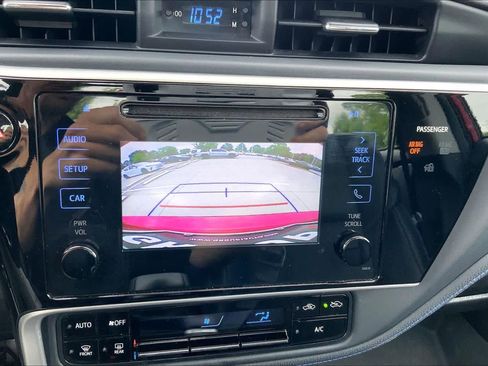Used 2017 Toyota Corolla SE w/ Carpet Mat Package (TMS) FWD image 28