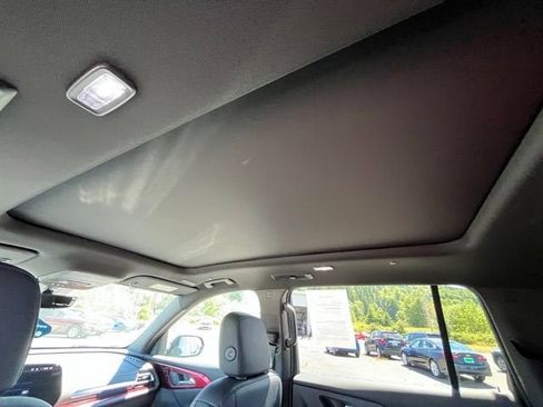 Used 2026 Chevrolet Traverse Z71 AWD/4WD image 14