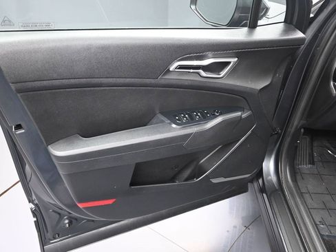 Certified 2024 Kia Sportage LX image 9