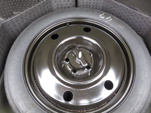 Used 2017 Ford Edge Titanium image 37