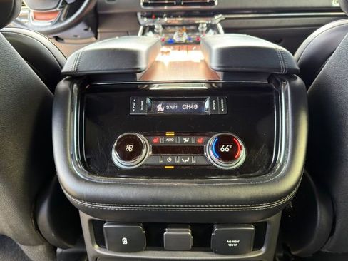 Used 2019 Lincoln Navigator Select w/ Technology Package image 19