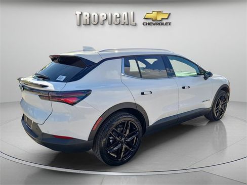 New 2026 Chevrolet Equinox EV LT image 5