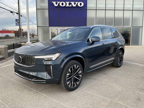 New 2026 Volvo XC90 B5 Plus image 1