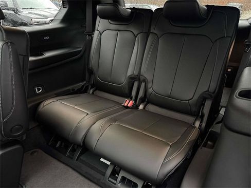 New 2025 Jeep Grand Cherokee L Limited image 9
