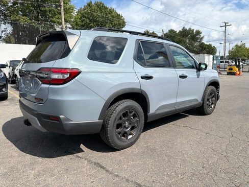 Used 2025 Honda Pilot TrailSport image 7