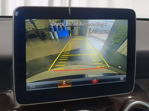 Used 2018 Mercedes-Benz CLA 250 4MATIC image 32