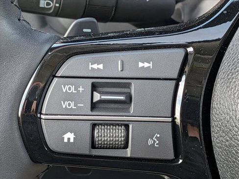 Used 2025 Honda Pilot Touring image 16