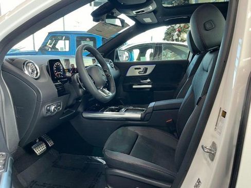 New 2025 Mercedes-Benz GLA 35 AMG 4MATIC image 16